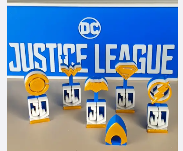 DC Justice League Chess Set and Box